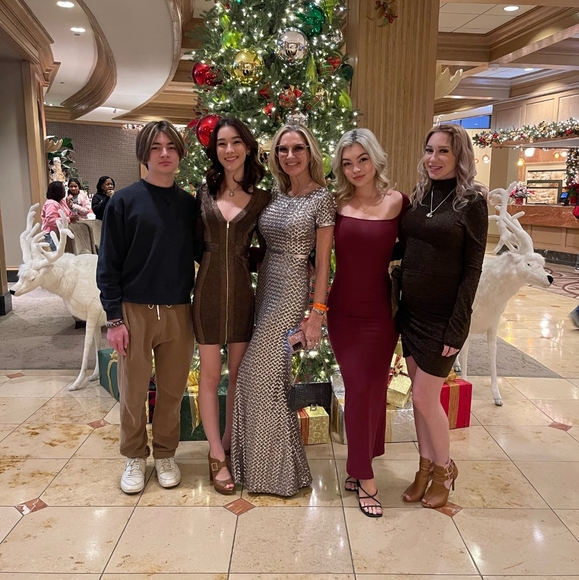 Meet your Posh ambassador, Gina - Picture 9 of 12